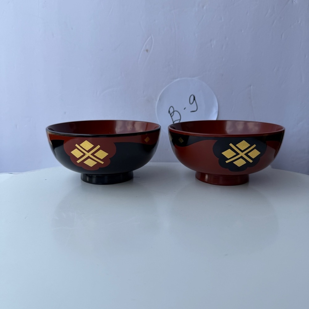 Set‎ of 2 Japanese Lacquerware Soup Bowls Red Black Gold Motif B-9